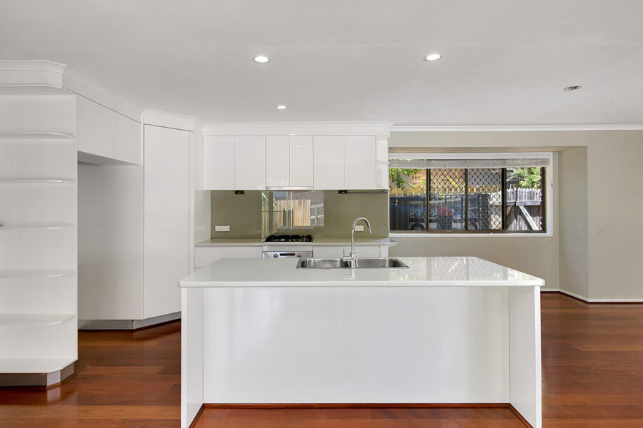 11 Prosser Street Riverhills , QLD 4074 