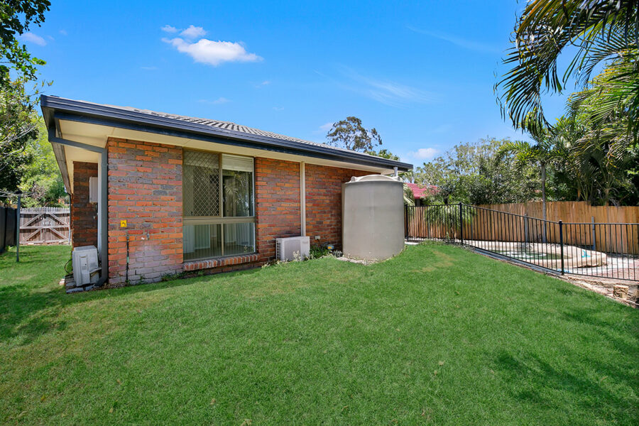 11 Prosser Street Riverhills , QLD 4074 