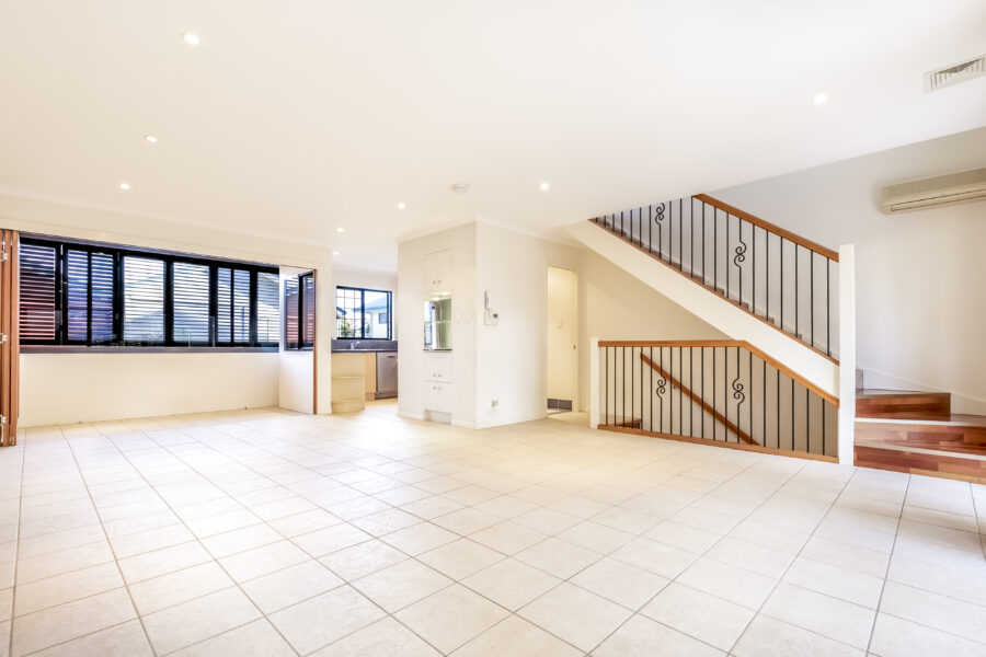 2/16 Goldsbrough Road Taringa , QLD 4068 Australia