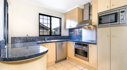 2/16 Goldsbrough Road Taringa , QLD 4068 Australia
