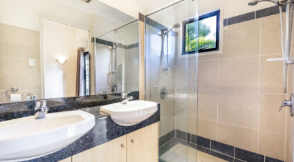 2/16 Goldsbrough Road Taringa , QLD 4068 Australia