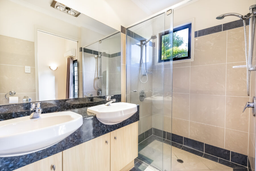 2/16 Goldsbrough Road Taringa , QLD 4068 Australia