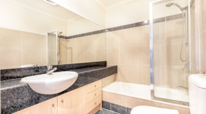 2/16 Goldsbrough Road Taringa , QLD 4068 Australia