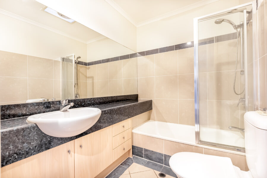 2/16 Goldsbrough Road Taringa , QLD 4068 Australia