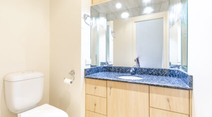 2/16 Goldsbrough Road Taringa , QLD 4068 Australia
