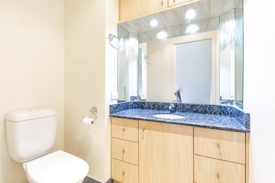 2/16 Goldsbrough Road Taringa , QLD 4068 Australia