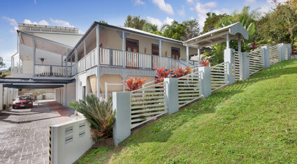 18 Highview Terrace St Lucia , QLD 4067 AUS