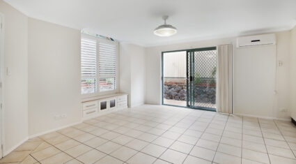 2/12 Herbertson Rd Carina Heights , QLD 4152 Australia
