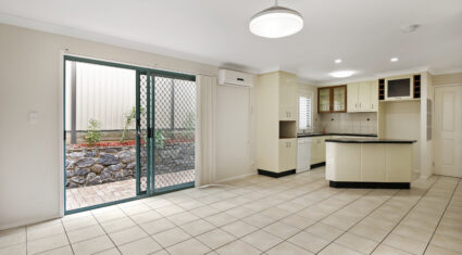 2/12 Herbertson Rd Carina Heights , QLD 4152 Australia