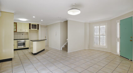2/12 Herbertson Rd Carina Heights , QLD 4152 Australia