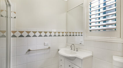 2/12 Herbertson Rd Carina Heights , QLD 4152 Australia