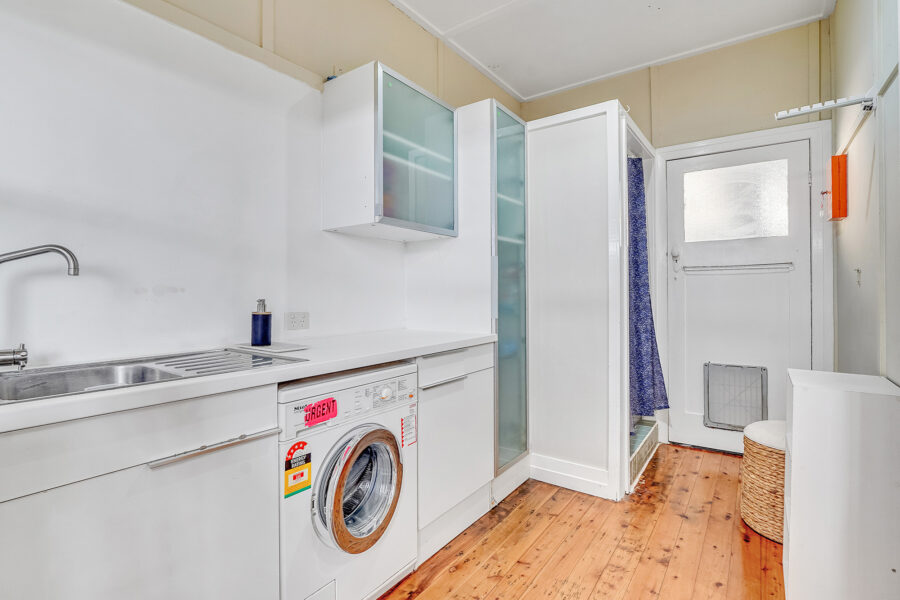 56 Ninth Ave St Lucia , QLD 4067 Australia