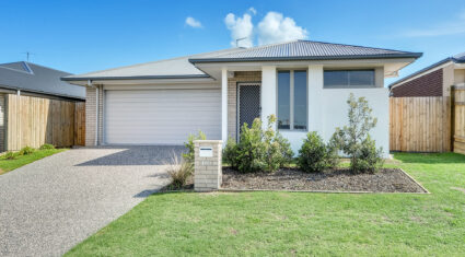 169 Falkland Street East Pallara , QLD 4110 Australia