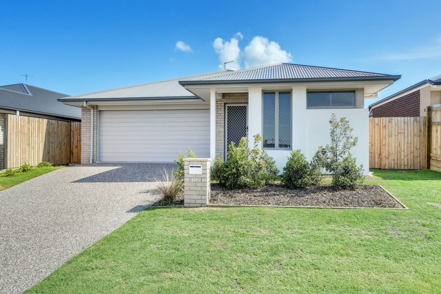 169 Falkland Street East Pallara , QLD 4110 Australia