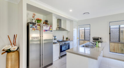 169 Falkland Street East Pallara , QLD 4110 Australia