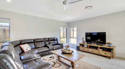 169 Falkland Street East Pallara , QLD 4110 Australia