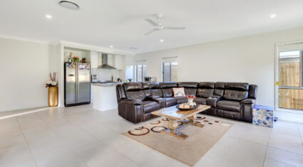 169 Falkland Street East Pallara , QLD 4110 Australia