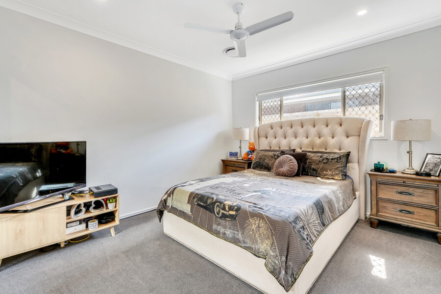 169 Falkland Street East Pallara , QLD 4110 Australia