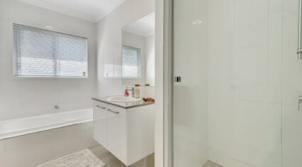 169 Falkland Street East Pallara , QLD 4110 Australia