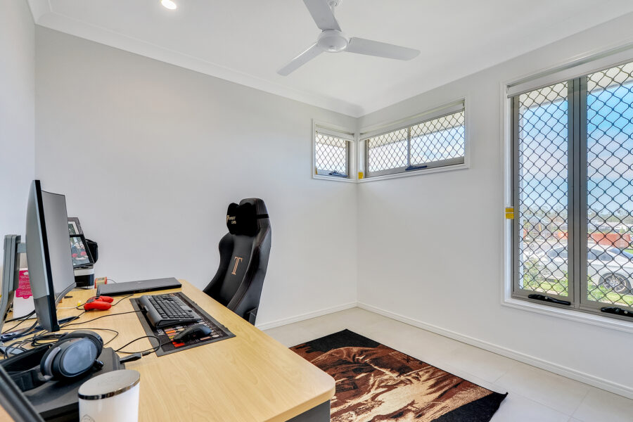 169 Falkland Street East Pallara , QLD 4110 Australia