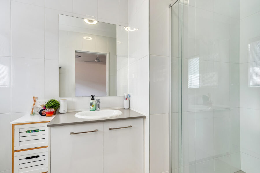 169 Falkland Street East Pallara , QLD 4110 Australia