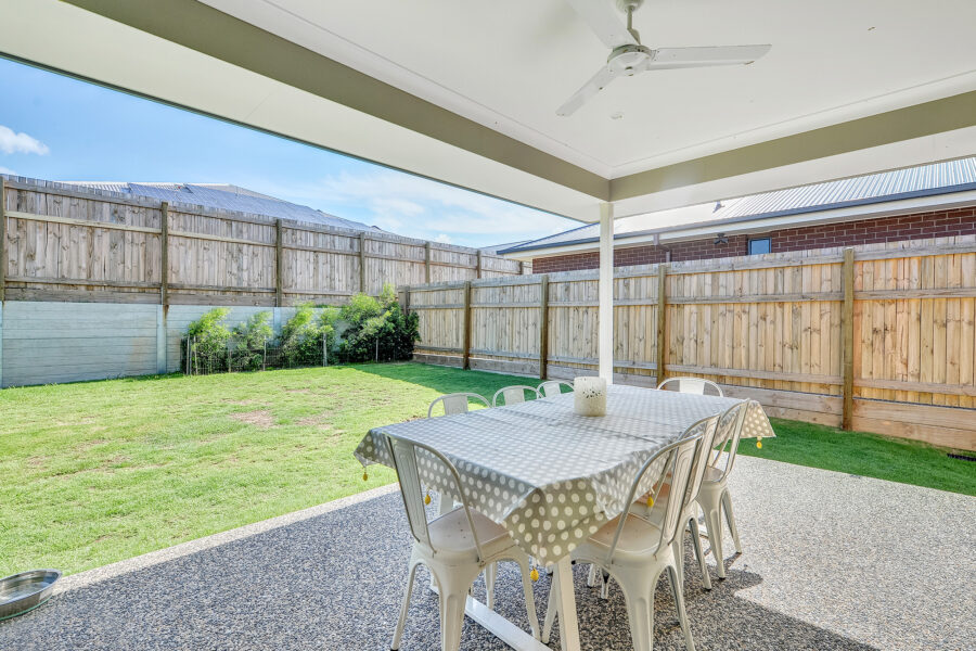 169 Falkland Street East Pallara , QLD 4110 Australia