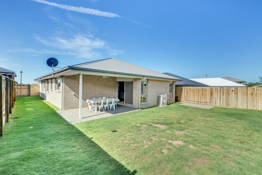 169 Falkland Street East Pallara , QLD 4110 Australia