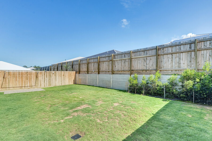 169 Falkland Street East Pallara , QLD 4110 Australia