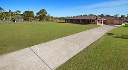 101 Rosia Road Park Ridge South , QLD 4125 