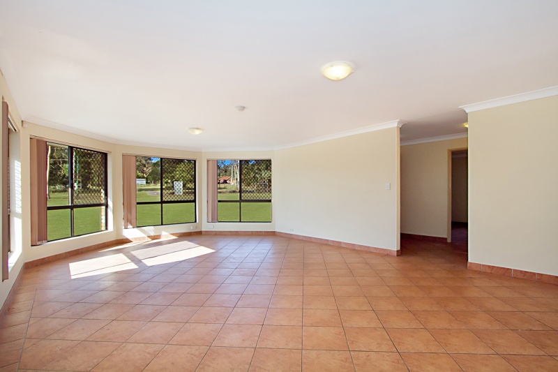 101 Rosia Road Park Ridge South , QLD 4125 