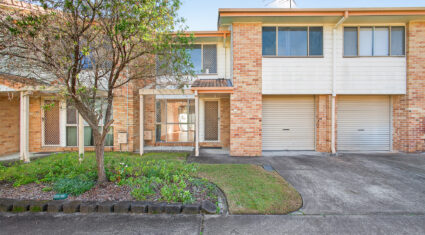17/1A Joyce Street East Ipswich , QLD 4305 Australia
