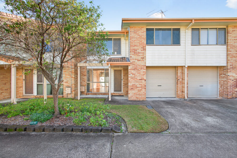 17/1A Joyce Street East Ipswich , QLD 4305 Australia