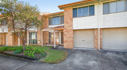 17/1A Joyce Street East Ipswich , QLD 4305 Australia