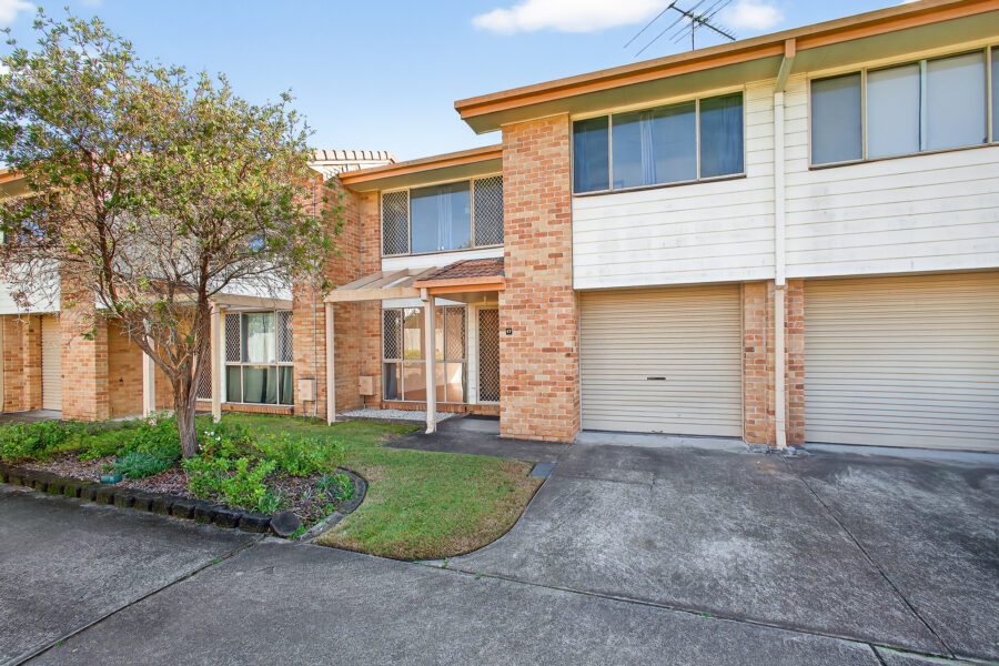 17/1A Joyce Street East Ipswich , QLD 4305 Australia