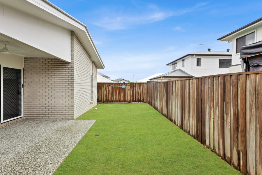 8 Hydrangea Avenue Redland Bay , QLD 4165 Australia