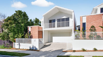 15 Lockyer Street Camp Hill , QLD 4152 Australia