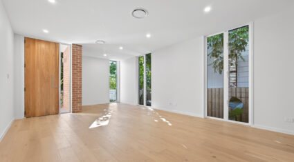 15 Lockyer Street Camp Hill , QLD 4152 Australia
