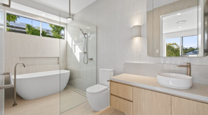 15 Lockyer Street Camp Hill , QLD 4152 Australia