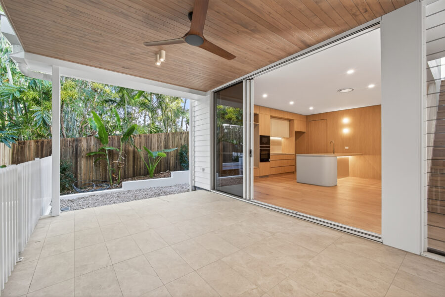 15 Lockyer Street Camp Hill , QLD 4152 Australia