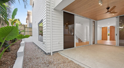 15 Lockyer Street Camp Hill , QLD 4152 Australia