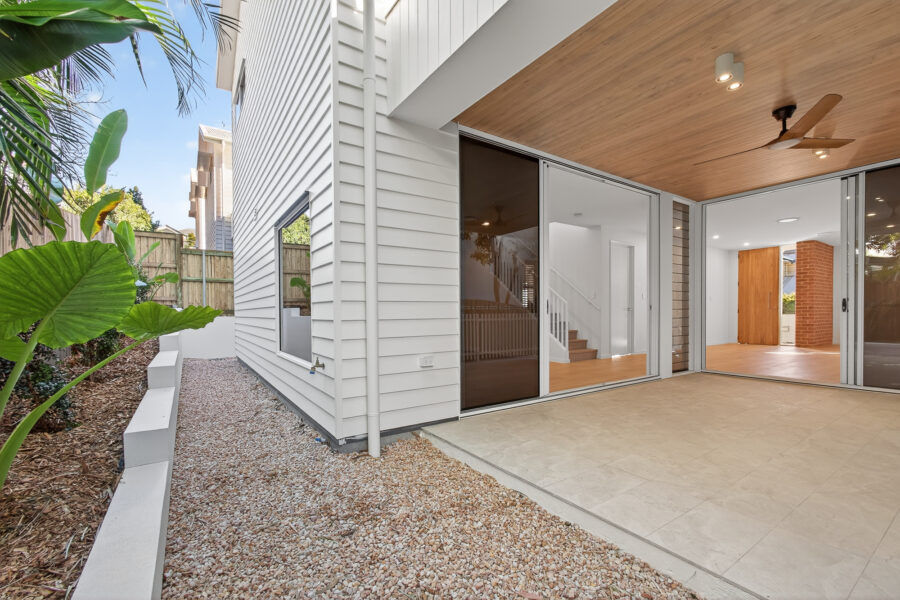 15 Lockyer Street Camp Hill , QLD 4152 Australia