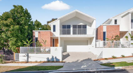 15 Lockyer Street Camp Hill , QLD 4152 Australia