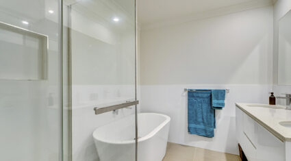 9/8 Valance St Oxley , QLD 4075 Australia