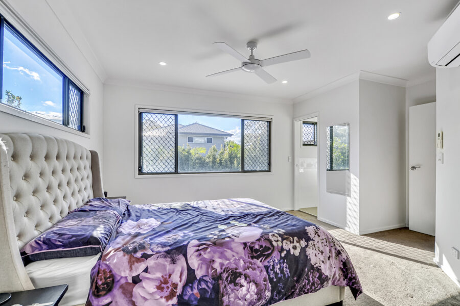 9/8 Valance St Oxley , QLD 4075 Australia