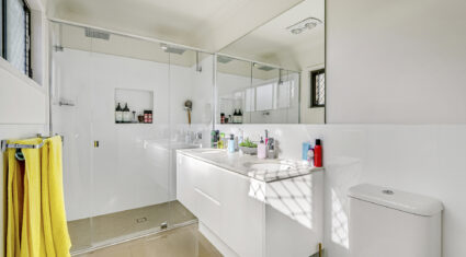 9/8 Valance St Oxley , QLD 4075 Australia