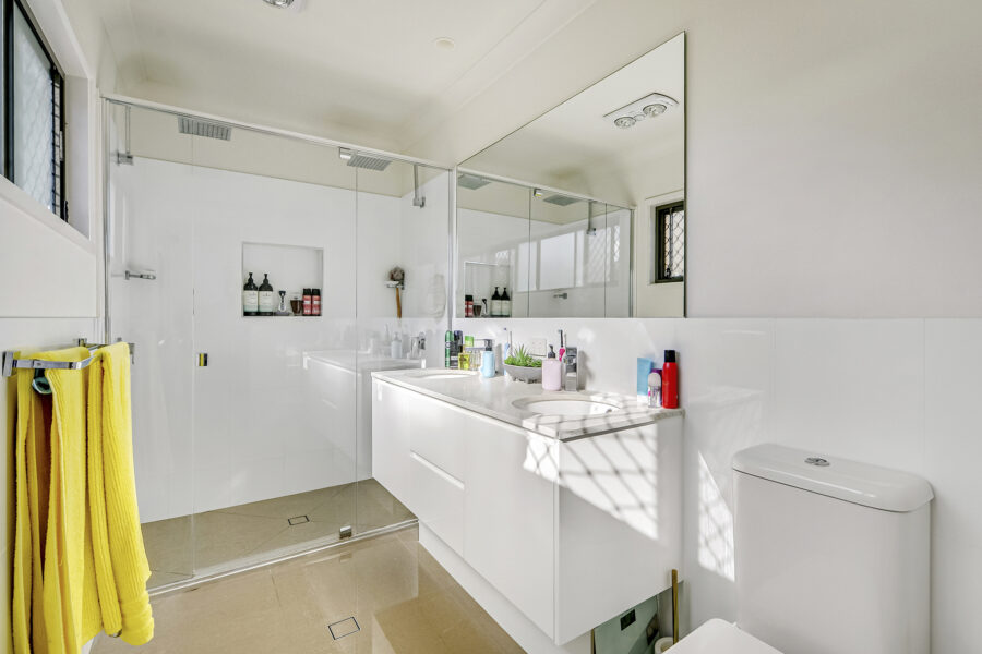 9/8 Valance St Oxley , QLD 4075 Australia