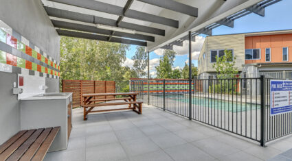 9/8 Valance St Oxley , QLD 4075 Australia