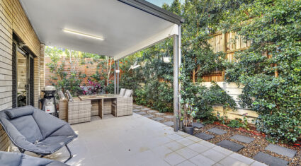 9/8 Valance St Oxley , QLD 4075 Australia