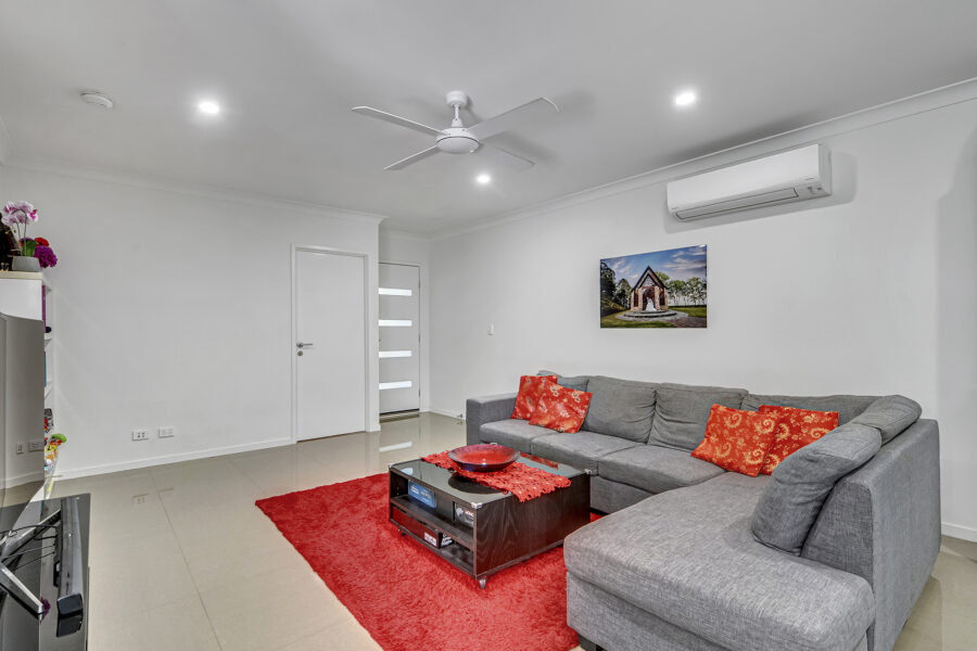 9/8 Valance St Oxley , QLD 4075 Australia