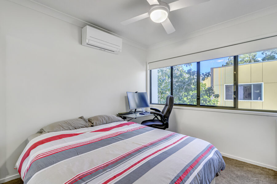 9/8 Valance St Oxley , QLD 4075 Australia